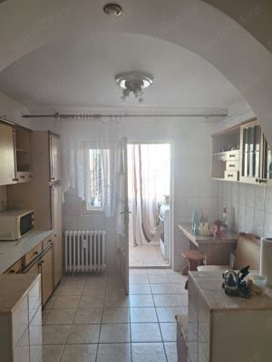 Închiriez apartament  - imagine 4