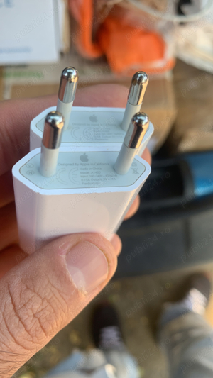 Incarcatoare originale second hand iPhone si Xiaomi