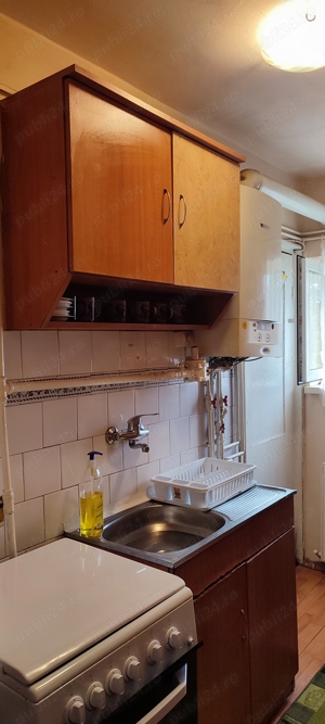 apartament cu 2 camere bucătărie hol cămară baie  - imagine 2