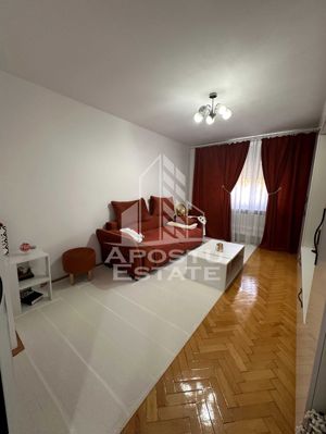 Apartament cu  2 camere, decomandat, etajul 2, zona Sagului - imagine 3