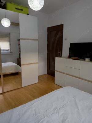 Vand apartament 2 camere decomandat - imagine 2