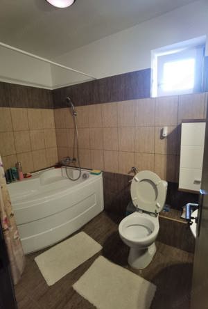 VAND sau SCHIMB 3 camere in Vila cu 2 apartamente loc Giroc aproape de Primarie si Scoala - imagine 14