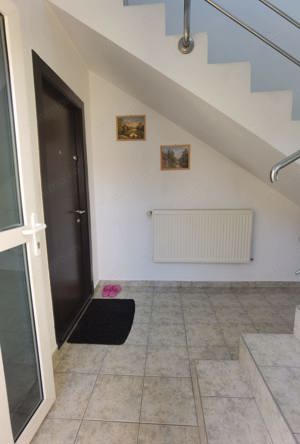 VAND sau SCHIMB 3 camere in Vila cu 2 apartamente loc Giroc aproape de Primarie si Scoala - imagine 11