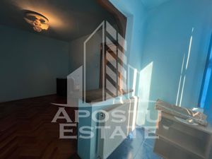 Apartament cu 2 camere, semidecomandat,  etaj intemediar, Sagului - imagine 5