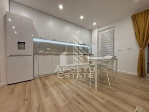 Apartament cu 2 camere, centrala proprie, loc de parcare,zona Soarelui - imagine 3