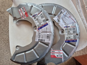 Apărători praf disc frâne față Skoda Superb 2 - noi - imagine 2