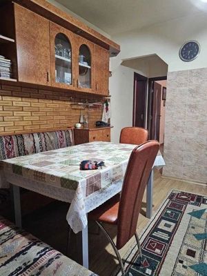 Dambu Pietros - Vanzare apartament 3 camere - B-dul. 1848 - imagine 7