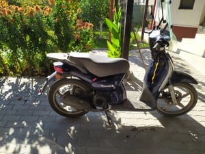 Vând scooter APRILIA euro 2 din 2002