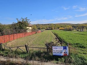 Teren de vânzare - 4000 mp stradal, DN73 Pitești - Câmpulung - imagine 2