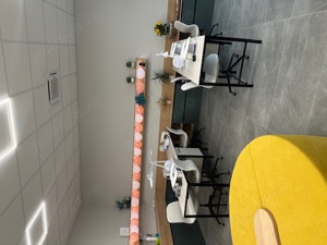 inchiriere post manichiura - imagine 2