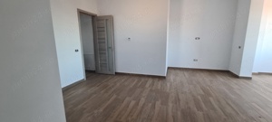 Apartament nemobilat, 94 mp, bloc nou, cu centrală  - imagine 2