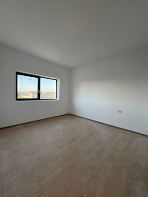 Apartament 2 camere la un Super Pret, cu o locatie foarte buna! - imagine 2