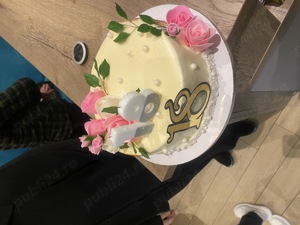 Prăjituri si torturi pe comandă 