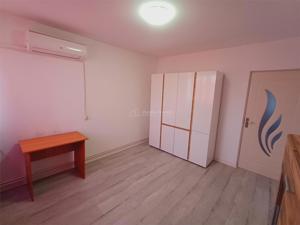 Moldova Noua, Apartament 2 Camere Semidecomandate - imagine 8