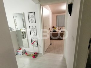 Apartament 2 camere decomandat renovat balcon pivnita Vasile Aaron - imagine 12