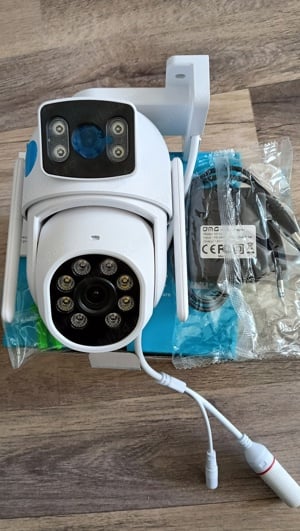 Camera supraveghere cu 2 camere 