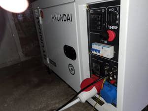 Generator trifazat cu automatizare