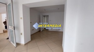 Spatiu comercial 20 mp. de inchiriat in Alba Iulia CETATE vad bun - imagine 2