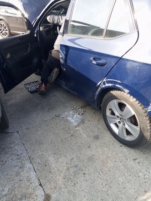 Dezmembrez Skoda Fabia 3  An 2016 - imagine 3