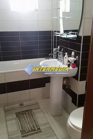 Apartament 3 camere de vanzare  in bloc nou Alba Iulia zona Centru - imagine 4