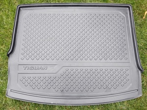 Tavita originala portbagaj VW Tiguan