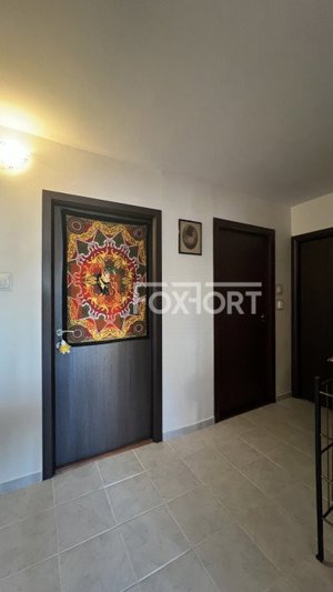 Apartament cu 3 camere, etaj 4 de vanzare, zona Lunei - imagine 5