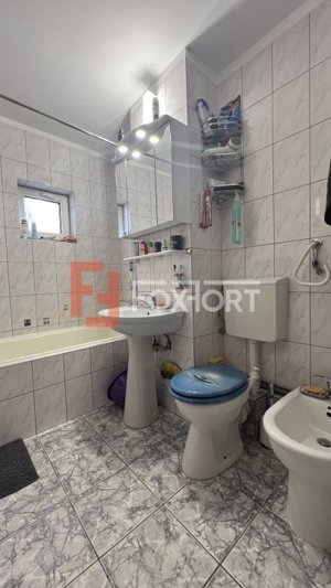 Apartament cu 3 camere, etaj 4 de vanzare, zona Lunei - imagine 6