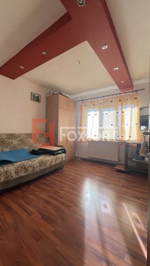 Apartament cu 3 camere, etaj 4 de vanzare, zona Lunei - imagine 3