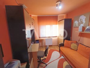 Apartament decomandat 4 camere 77mp utili mobilat utilat pivnita Sebes - imagine 2