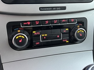 Volkswagen Passat 2010 1.4 TSI 122 cai   175.000 Km REALI verificabili reprezentanta - imagine 8