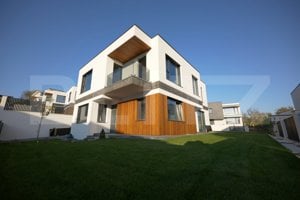 Vilă Smart Home. Cu panouri solare, 4 dormitoare, birou și saună.