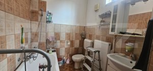 Apartamaent in casa, zona CENTRALA cu 4 camere, 118,4 mp, Targoviste  - imagine 9