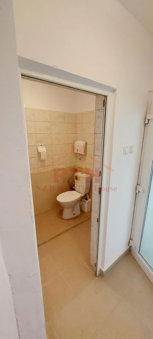 Inchiriez spatiu comercial zona centrală - imagine 15