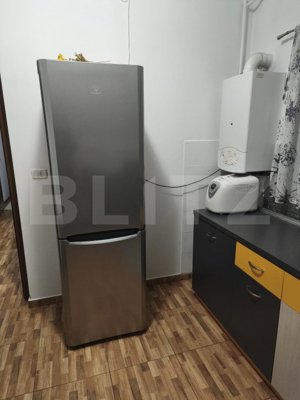 Apartament decomandat 3 camere, 90mp, zona Lac, Radauti - imagine 8