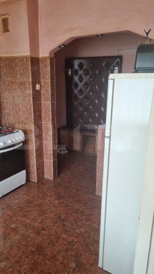 Apartament cu 3 camere, 63,4 mp, zona Micro 16 - imagine 3