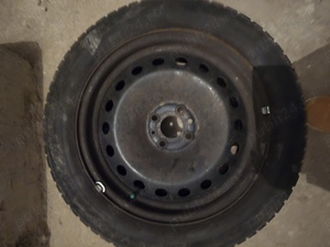 Vând 4 cauciucuri de iarnă,  cu jante 205 55 R16