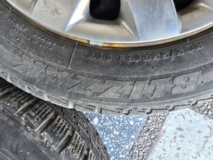 Vând 4 cauciucuri de iarnă,  cu jante 205 55 R16 - imagine 4