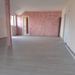 Vând sau Schimb cu apartament casa pe trei nivele