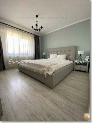 Apartament de vanzare in Constanta, Faleza Nord - 4 camere, 90 mp - imagine 2