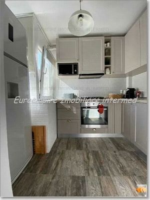 Apartament de vanzare in Constanta, Faleza Nord - 4 camere, 90 mp - imagine 6