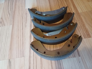 Saboți frânare spate 2017 r13 noi - imagine 2