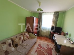 Apartament 3 camere 1 baie 70 mp utili utilat balcon 4 mp Sebes - imagine 4