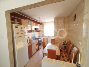 Apartament 3 camere 1 baie 70 mp utili utilat balcon 4 mp Sebes - imagine 6