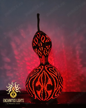 Cadoul unicat perfect! Lampa din tartacuta sculptata si pictata - cu telecomanda - imagine 4