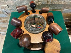 Set 9 pipe, de colectie, in suport din lemn cu borcan integrat - imagine 4