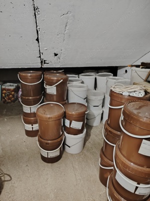 Vând miere poliflora, floarea-soarelui și rapiță  - imagine 4