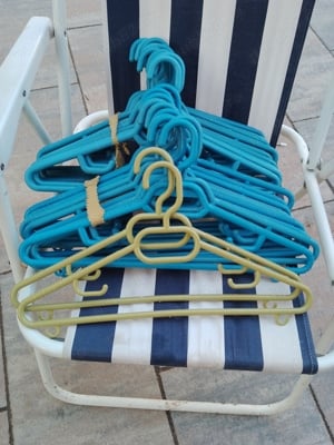 Umerașe din plastic în stare foarte bună