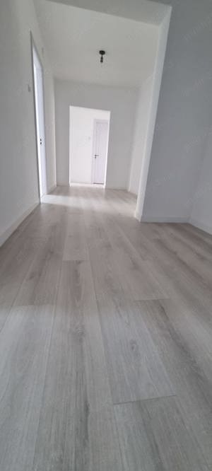 Apartament 3 camere decomandat, Piata Muncii, stradal, Bld. Decebal  - imagine 2