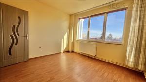 Apartament de 2 Camere Nemobilat in Astra la Etaj Intermediar - imagine 4