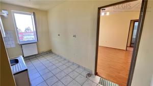 Apartament de 2 Camere Nemobilat in Astra la Etaj Intermediar - imagine 11